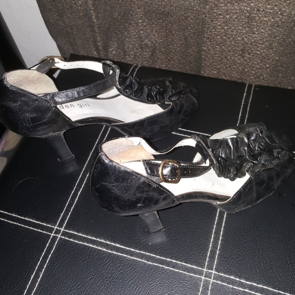 Black Ruffle Sling Backs - Picture 3 of 3